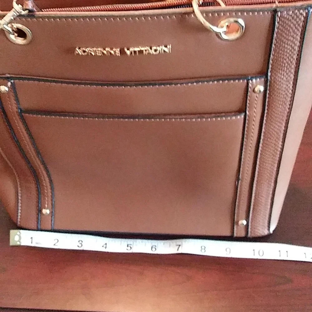 Ladies Handbag - Picture 10 of 10